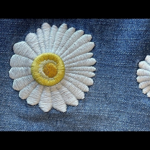 Jordache embroidered flower design adjustable  waist shorts size 16 daisy denim - Picture 15 of 17